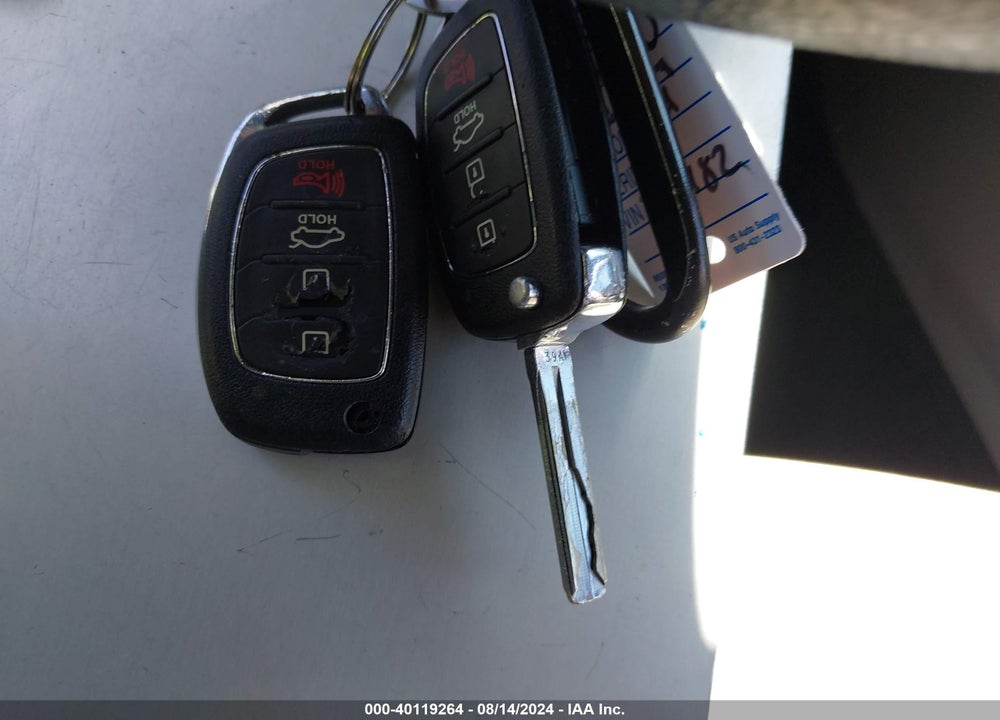 2016 HYUNDAI SONATA SE VIN: 5NPE24AF1GH314182
