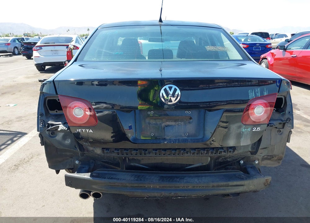 2010 VOLKSWAGEN JETTA LIMITED EDITION VIN: 3VWAZ7AJ1AM121903