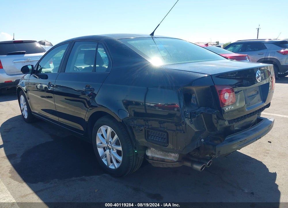 2010 VOLKSWAGEN JETTA LIMITED EDITION VIN: 3VWAZ7AJ1AM121903