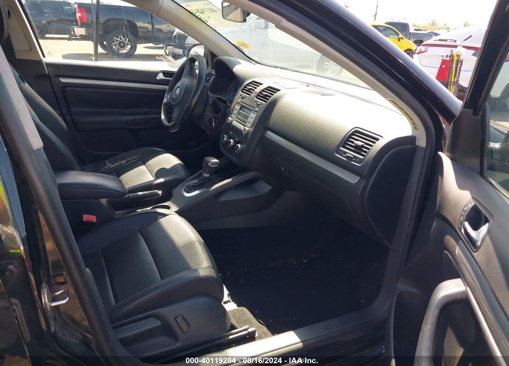2010 VOLKSWAGEN JETTA LIMITED EDITION VIN: 3VWAZ7AJ1AM121903
