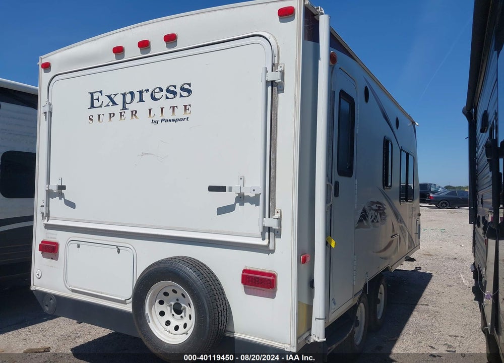 2011 PASSPORT EXPRESS VIN: 4YDT19020BT411882