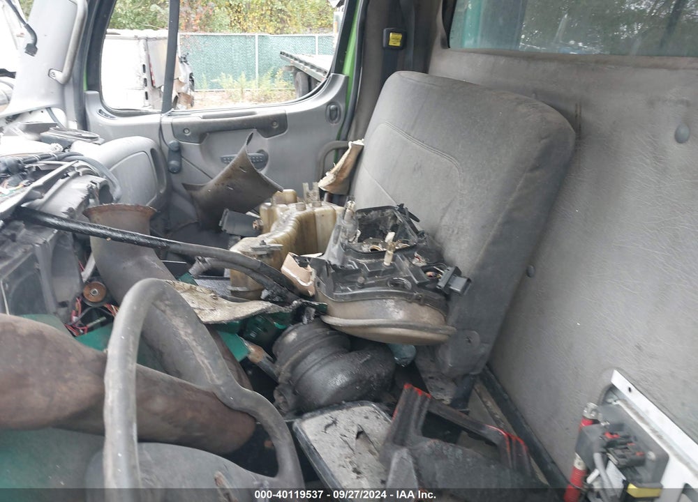 2012 FREIGHTLINER M2 106 MEDIUM DUTY VIN: 1FVHCYBS6CHAY8931