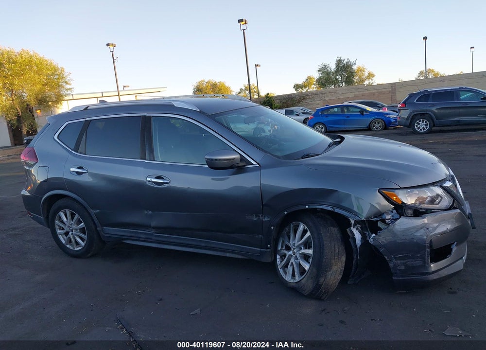 2018 NISSAN ROGUE SV VIN: KNMAT2MV9JP532532