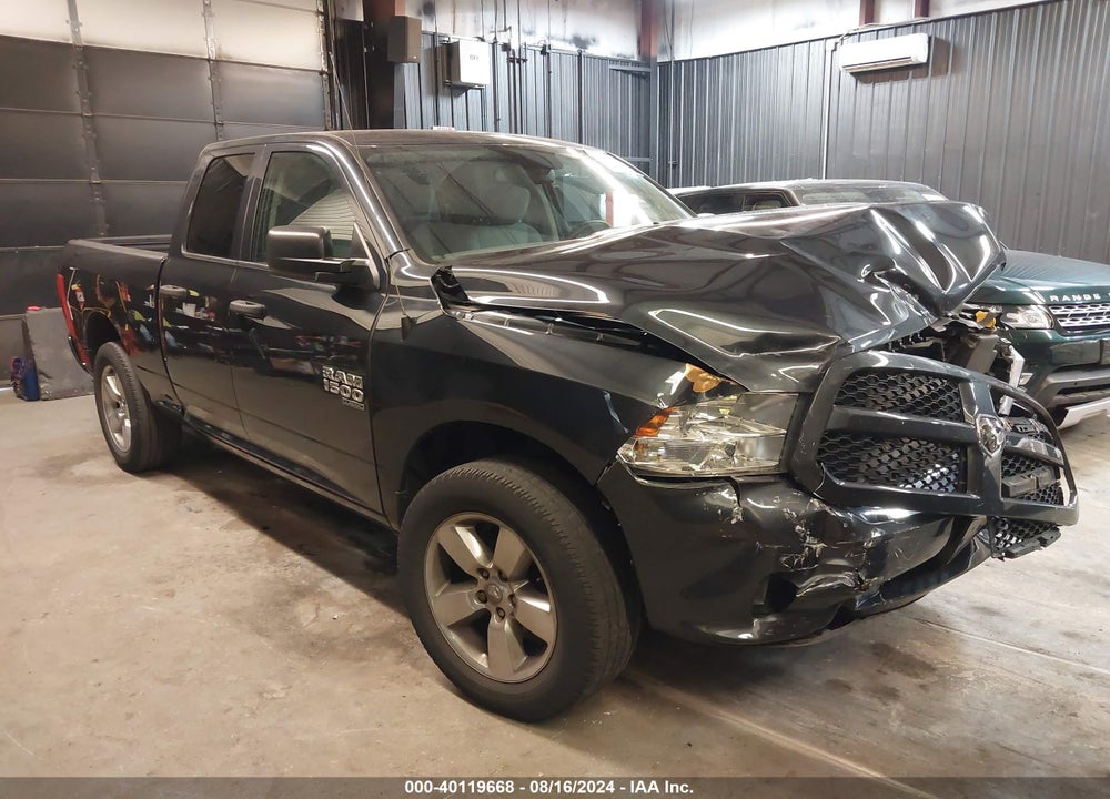 2019 RAM 1500 CLASSIC EXPRESS QUAD CAB 4X4 6'4 BOX VIN: 1C6RR7FG2KS638579