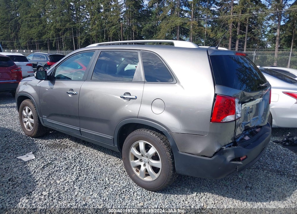 2013 KIA SORENTO LX V6 VIN: 5XYKTDA28DG416272