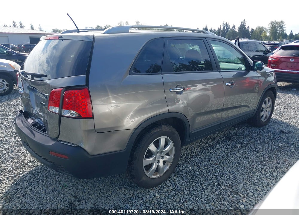 2013 KIA SORENTO LX V6 VIN: 5XYKTDA28DG416272