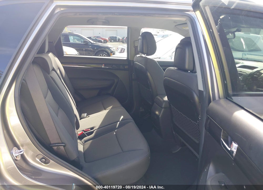 2013 KIA SORENTO LX V6 VIN: 5XYKTDA28DG416272
