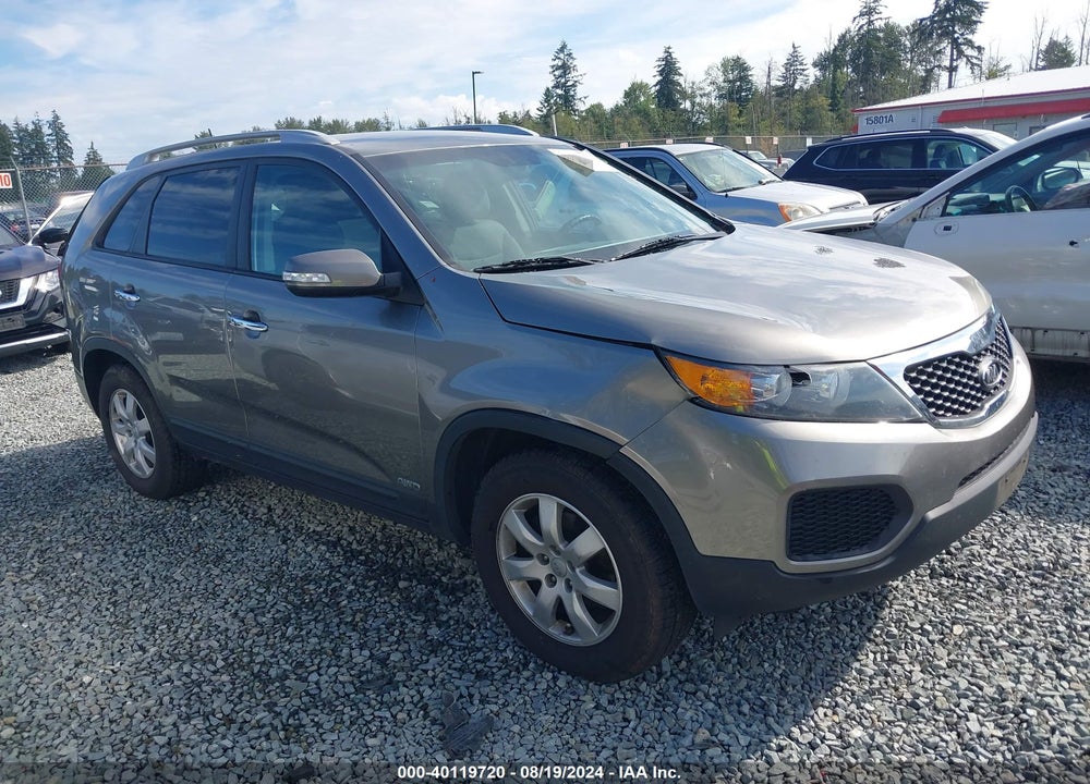 2013 KIA SORENTO LX V6 VIN: 5XYKTDA28DG416272