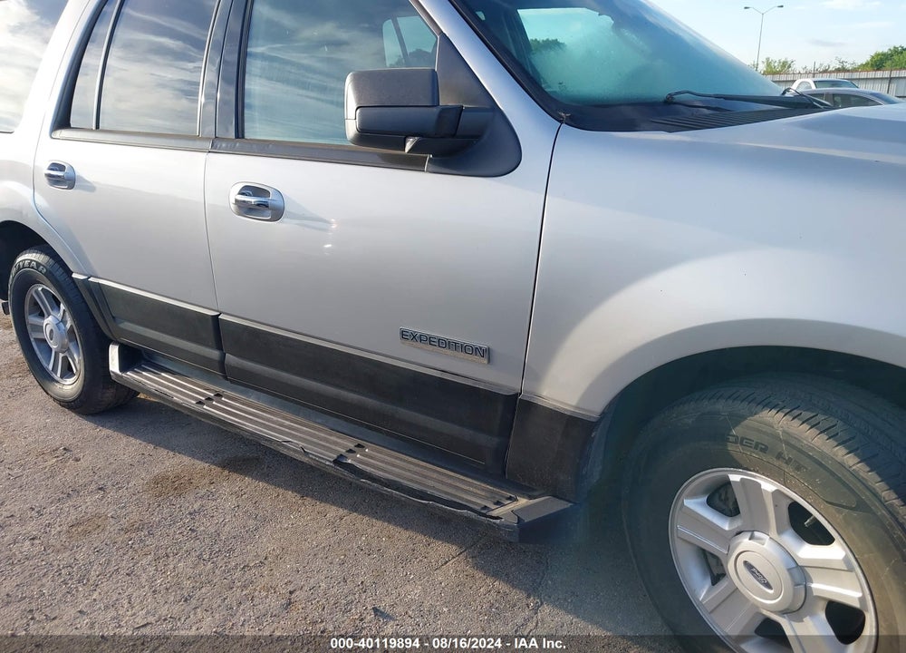 2007 FORD EXPEDITION XLT VIN: 1FMFU155X7LA41670