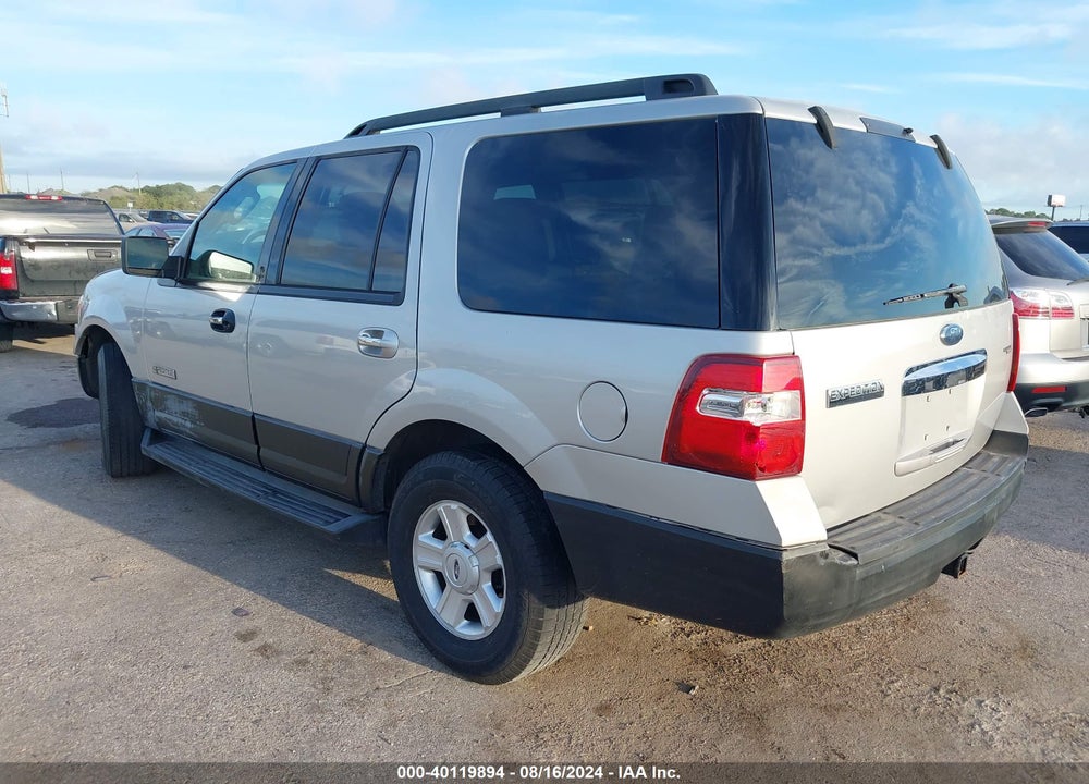 2007 FORD EXPEDITION XLT VIN: 1FMFU155X7LA41670