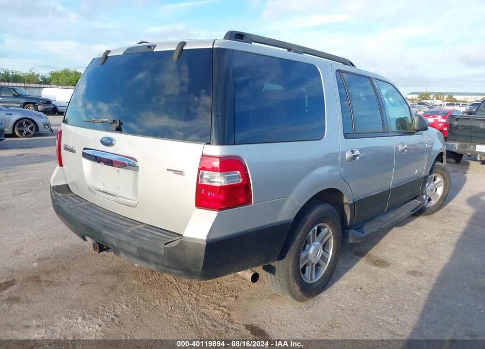 2007 FORD EXPEDITION XLT VIN: 1FMFU155X7LA41670