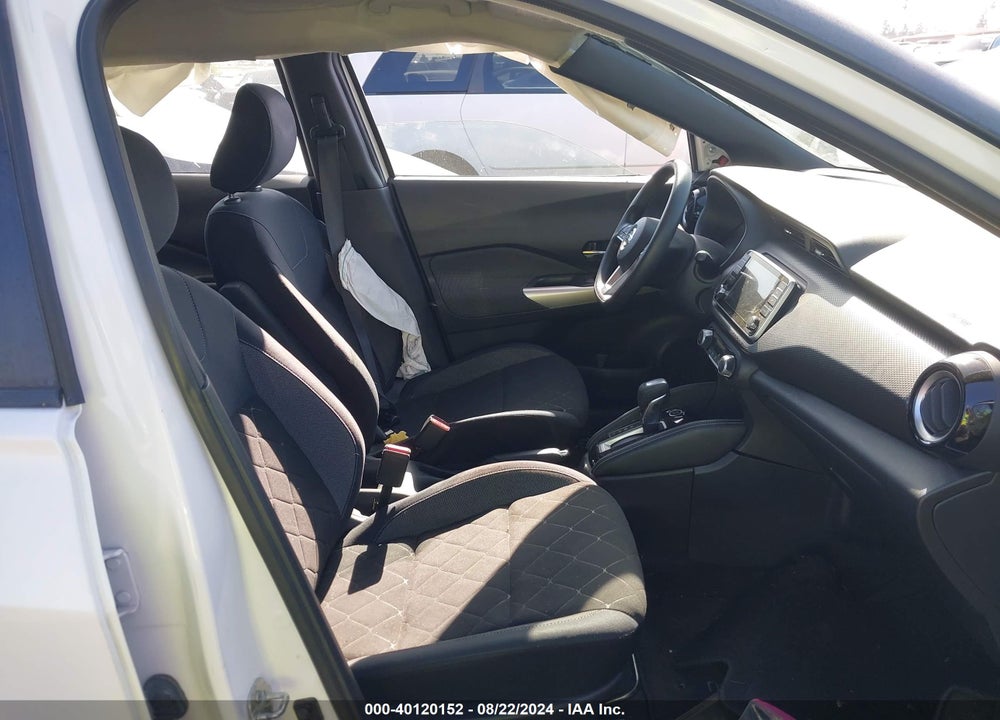 2018 NISSAN KICKS SV VIN: 3N1CP5CU5JL536972