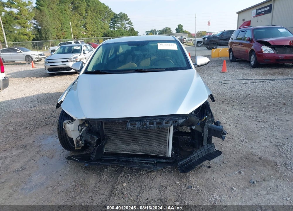 2018 HYUNDAI ELANTRA SEL VIN: 5NPD84LF6JH345278