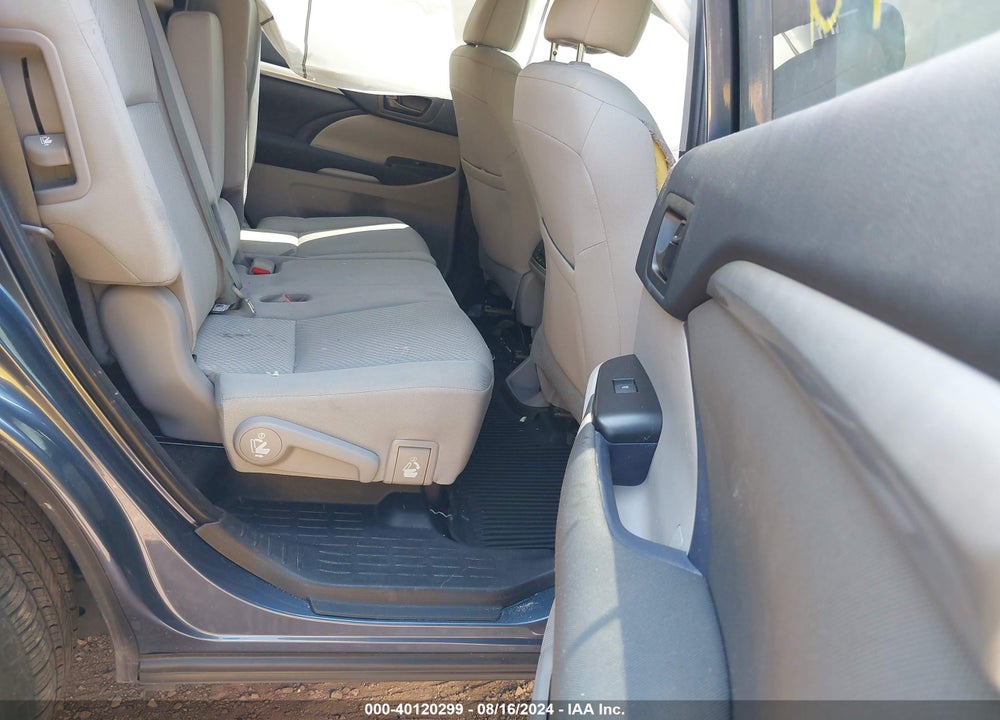 2019 TOYOTA HIGHLANDER LE VIN: 5TDZZRFH2KS299747