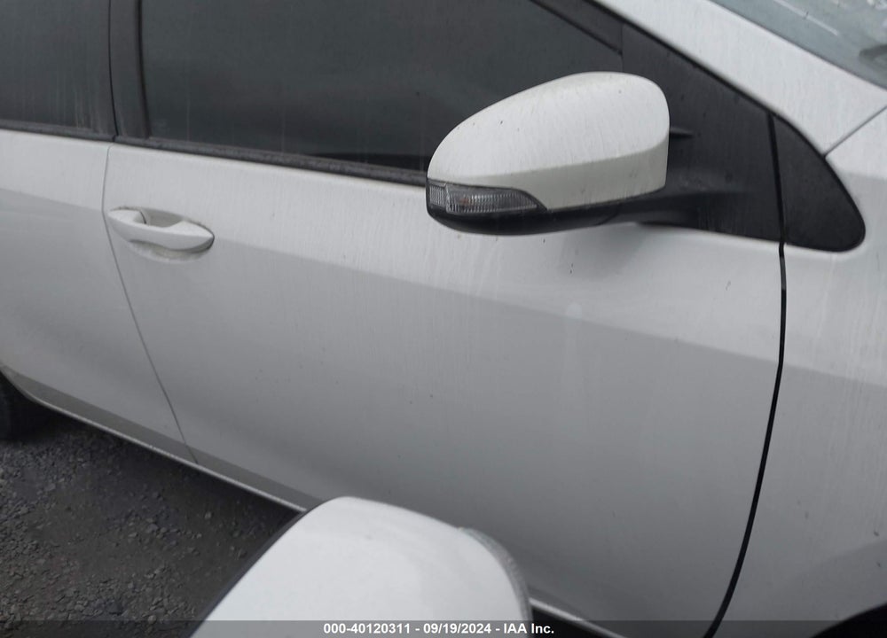 2018 TOYOTA COROLLA SE VIN: 5YFBURHE0JP792319