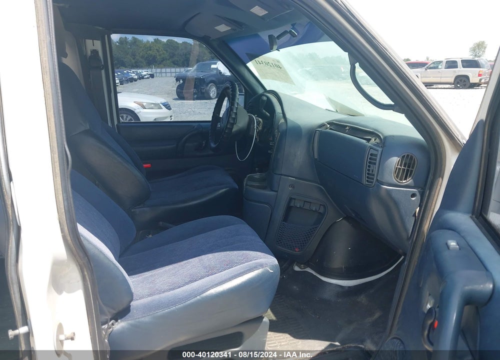 2001 CHEVROLET ASTRO VIN: 1GCDM19W21B117457