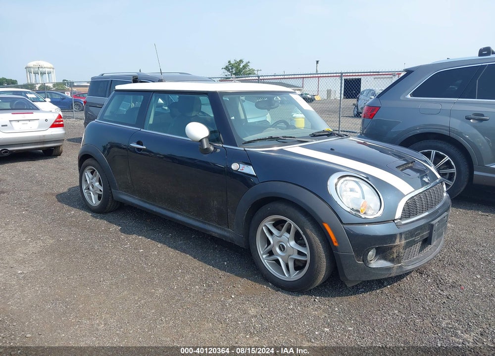 2007 MINI COOPER S VIN: WMWMF735X7TL84116