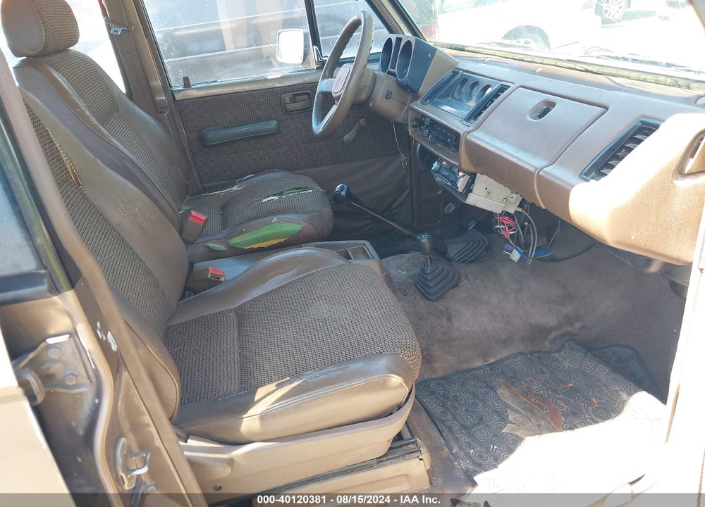 1990 ISUZU TROOPER VIN: LESCH58E8L6900412