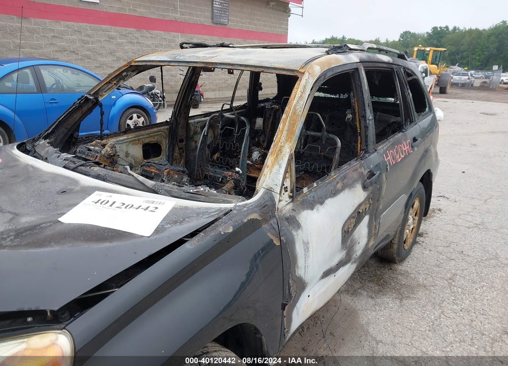 2005 TOYOTA RAV4 VIN: JTEHD20V056024054