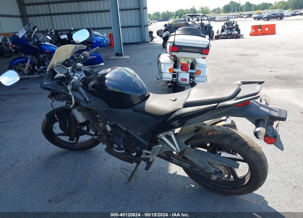 2011 HONDA CBR250 R VIN: MLHMC4118B5001746