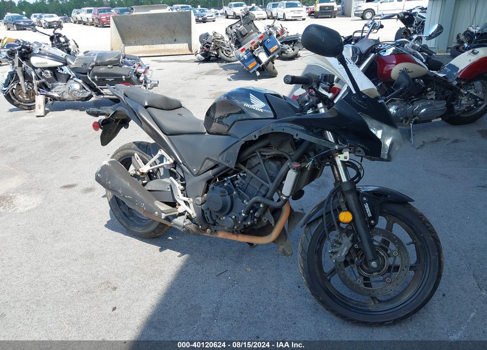 2011 HONDA CBR250 R VIN: MLHMC4118B5001746