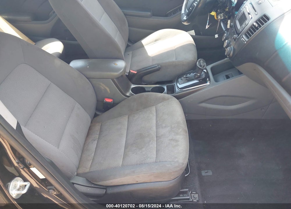 2017 KIA FORTE LX VIN: 3KPFK4A71HE116981