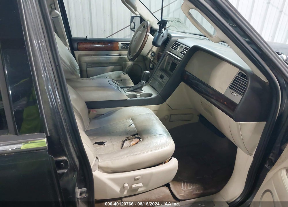 2003 LINCOLN NAVIGATOR VIN: 5LMFU28R43LJ25690