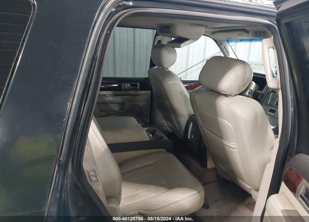 2003 LINCOLN NAVIGATOR VIN: 5LMFU28R43LJ25690