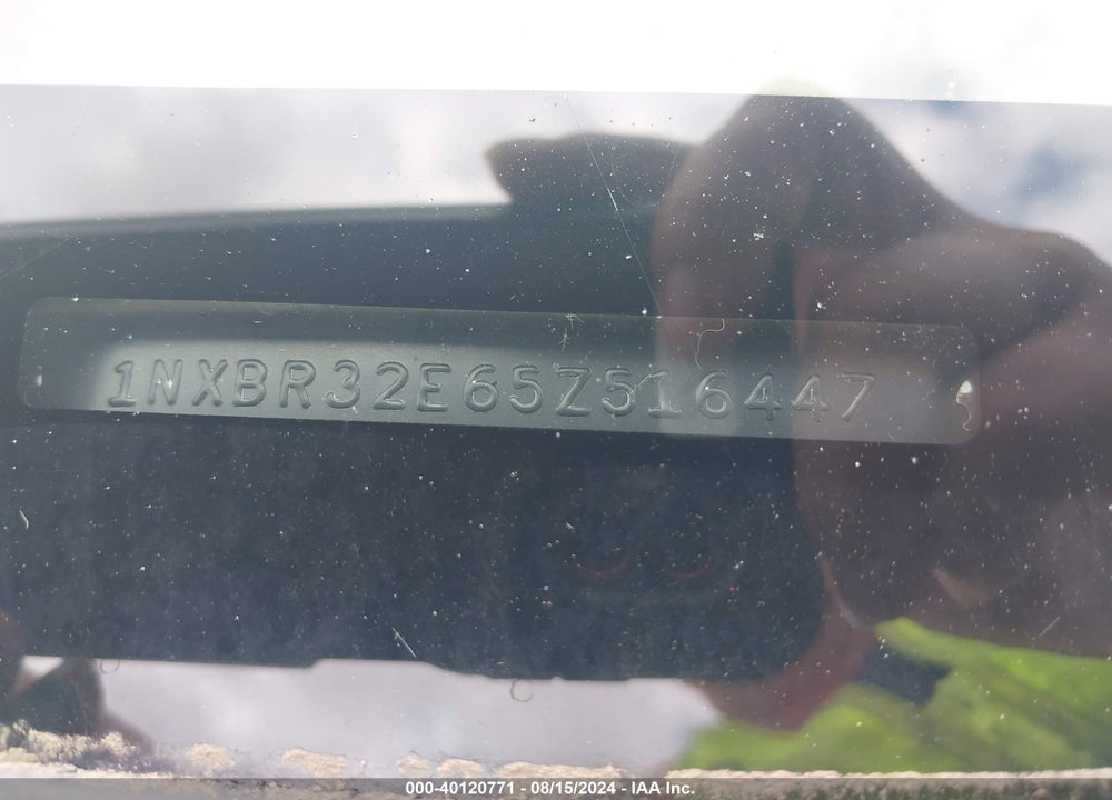 2005 TOYOTA COROLLA LE VIN: 1NXBR32E65Z516447