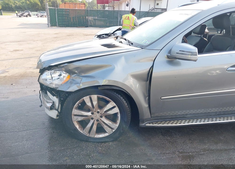 2011 MERCEDES-BENZ GL 450 4MATIC VIN: 4JGBF7BE8BA702178