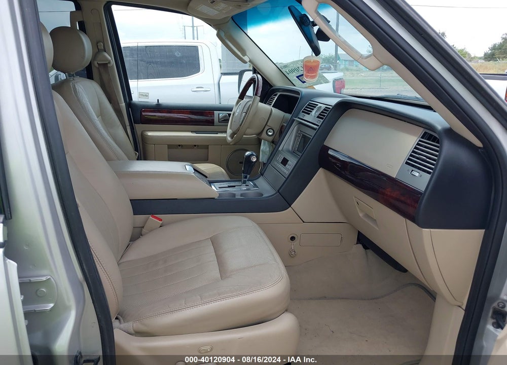 2005 LINCOLN NAVIGATOR VIN: 5LMFU27525LJ18643