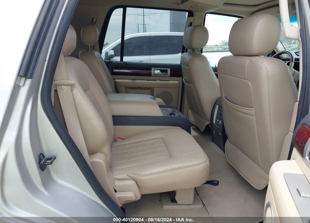 2005 LINCOLN NAVIGATOR VIN: 5LMFU27525LJ18643