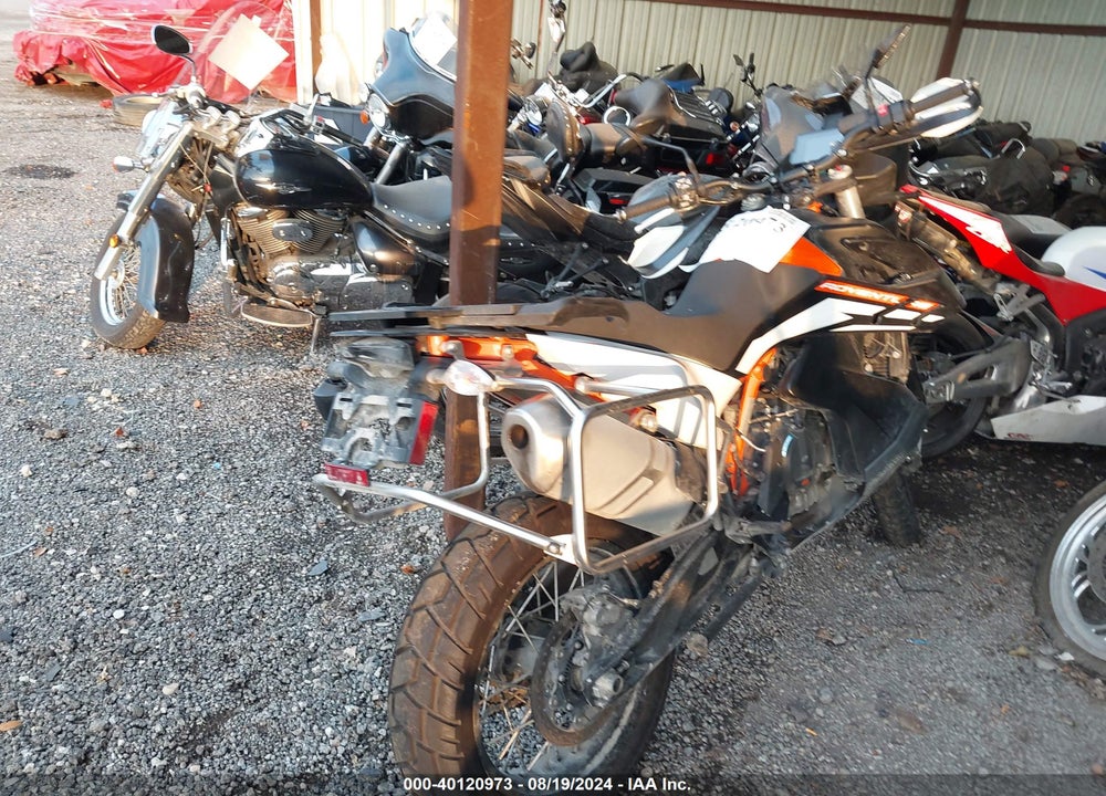 2022 KTM 890 ADVENTURE R VIN: VBKTR6402NM838433
