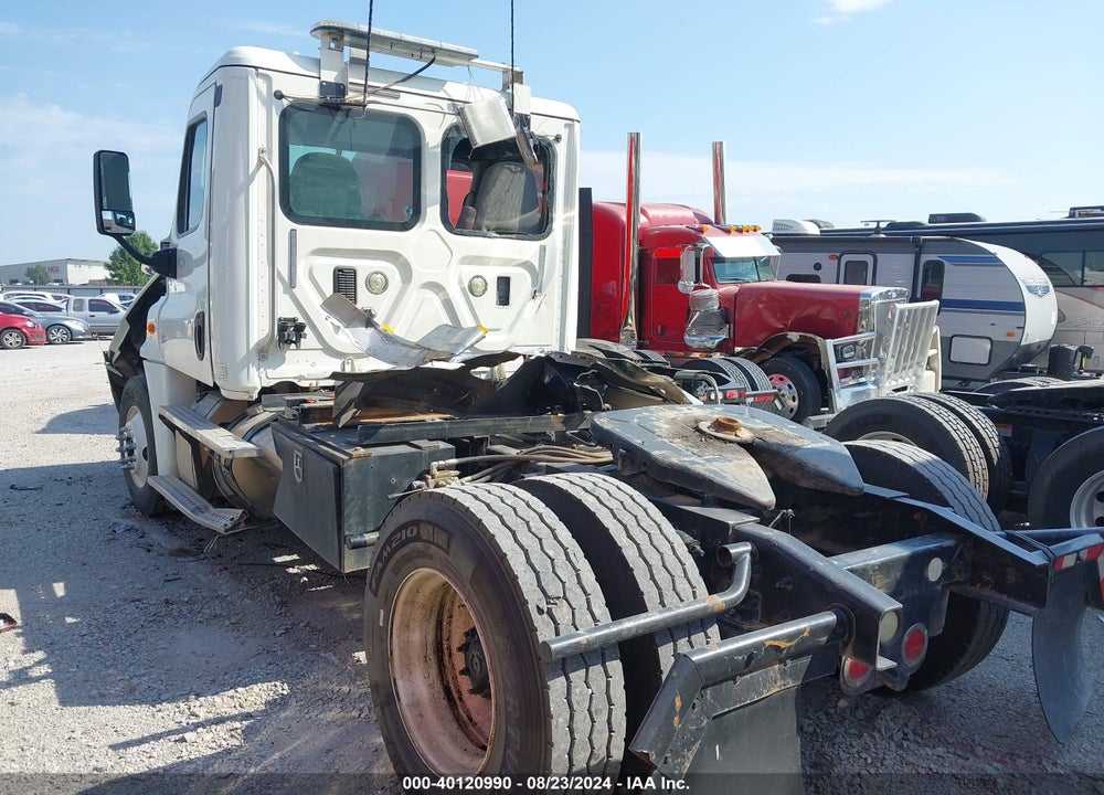 2015 FREIGHTLINER CASCADIA 125 VIN: 3AKBGDDV0FSGR5251