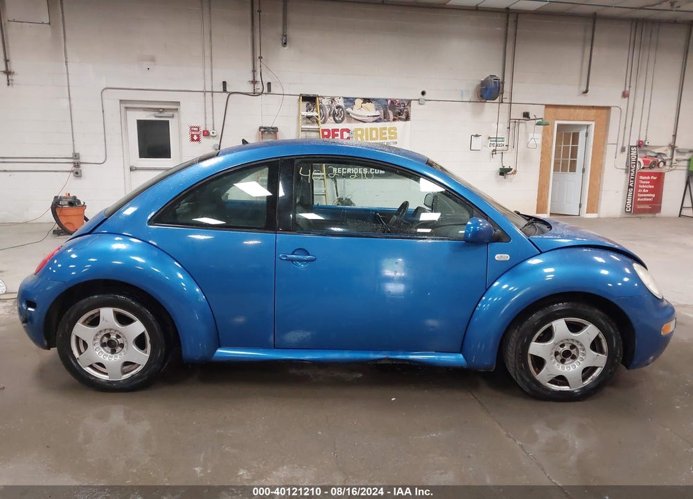 2001 VOLKSWAGEN NEW BEETLE GLX VIN: 3VWDD21CX1M424369