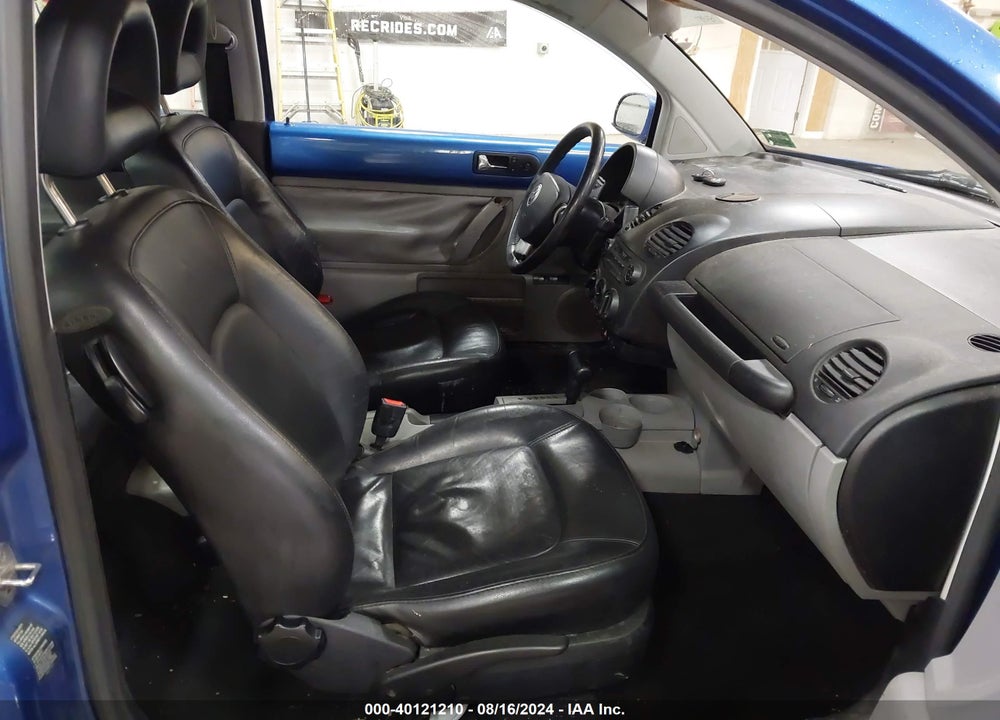 2001 VOLKSWAGEN NEW BEETLE GLX VIN: 3VWDD21CX1M424369