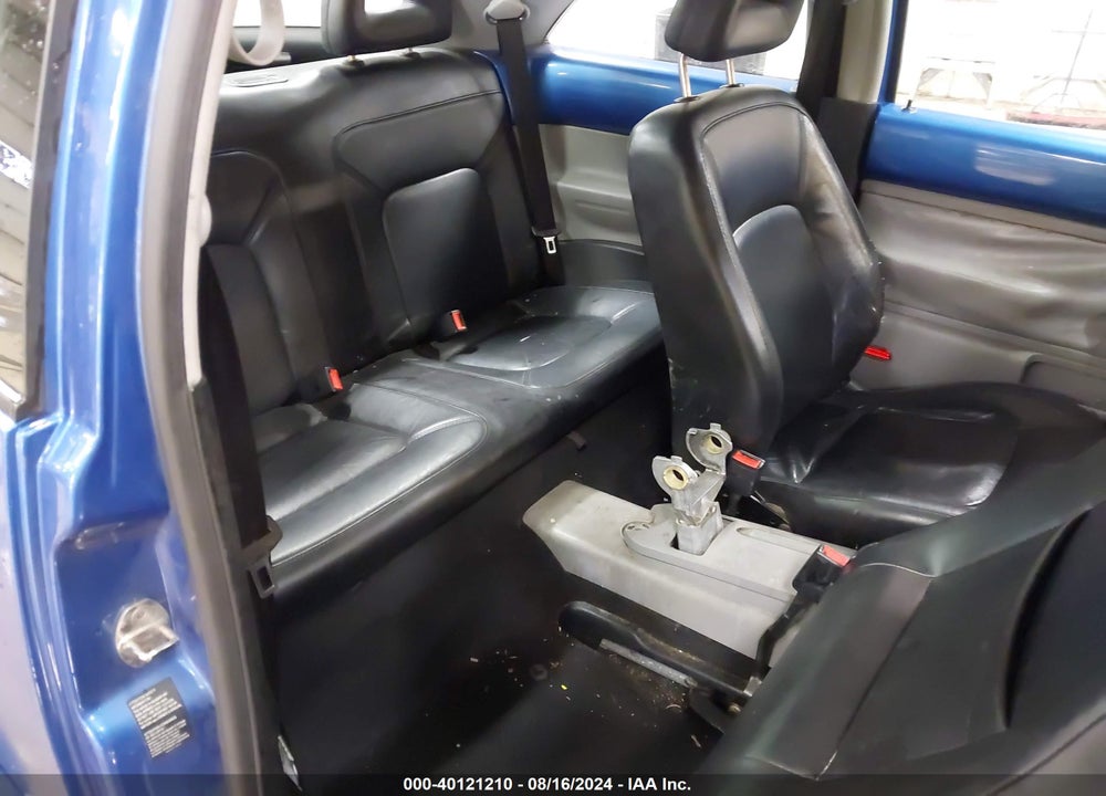 2001 VOLKSWAGEN NEW BEETLE GLX VIN: 3VWDD21CX1M424369