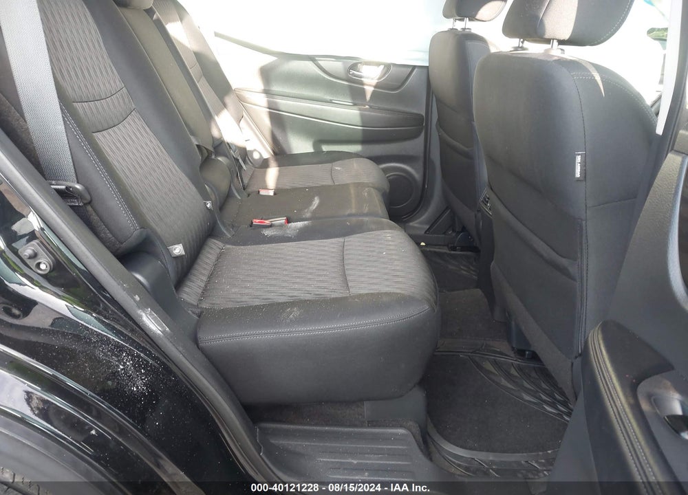 2018 NISSAN ROGUE S VIN: 5N1AT2MTXJC766258