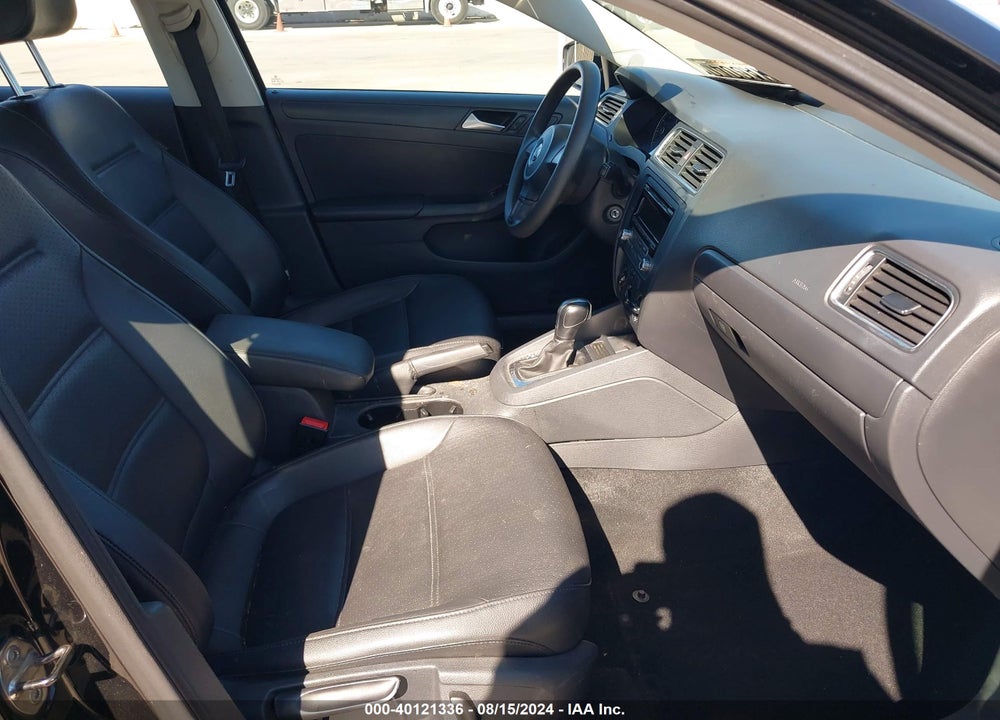 2014 VOLKSWAGEN JETTA 1.8T SE VIN: 3VWD17AJ7EM410990