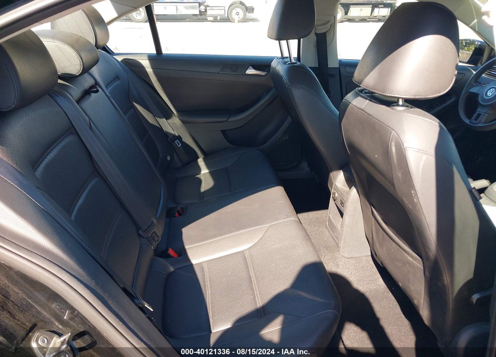2014 VOLKSWAGEN JETTA 1.8T SE VIN: 3VWD17AJ7EM410990