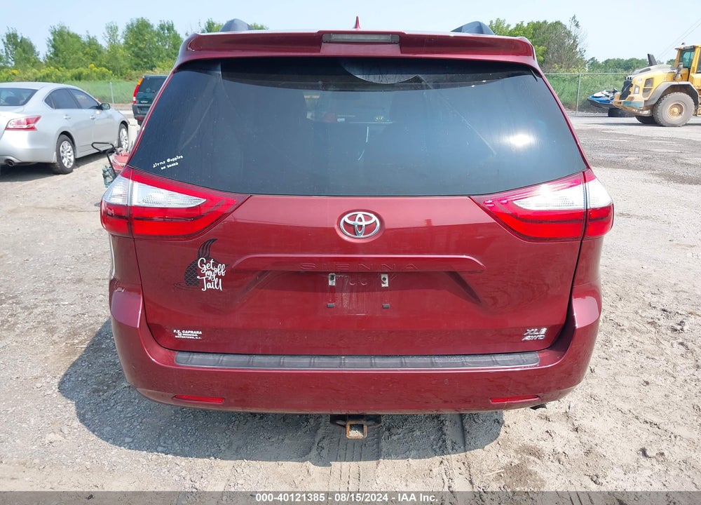 2019 TOYOTA SIENNA XLE VIN: 5TDDZ3DC4KS221839