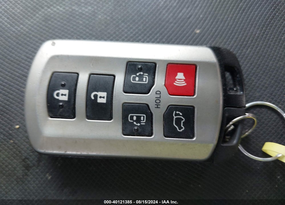 2019 TOYOTA SIENNA XLE VIN: 5TDDZ3DC4KS221839