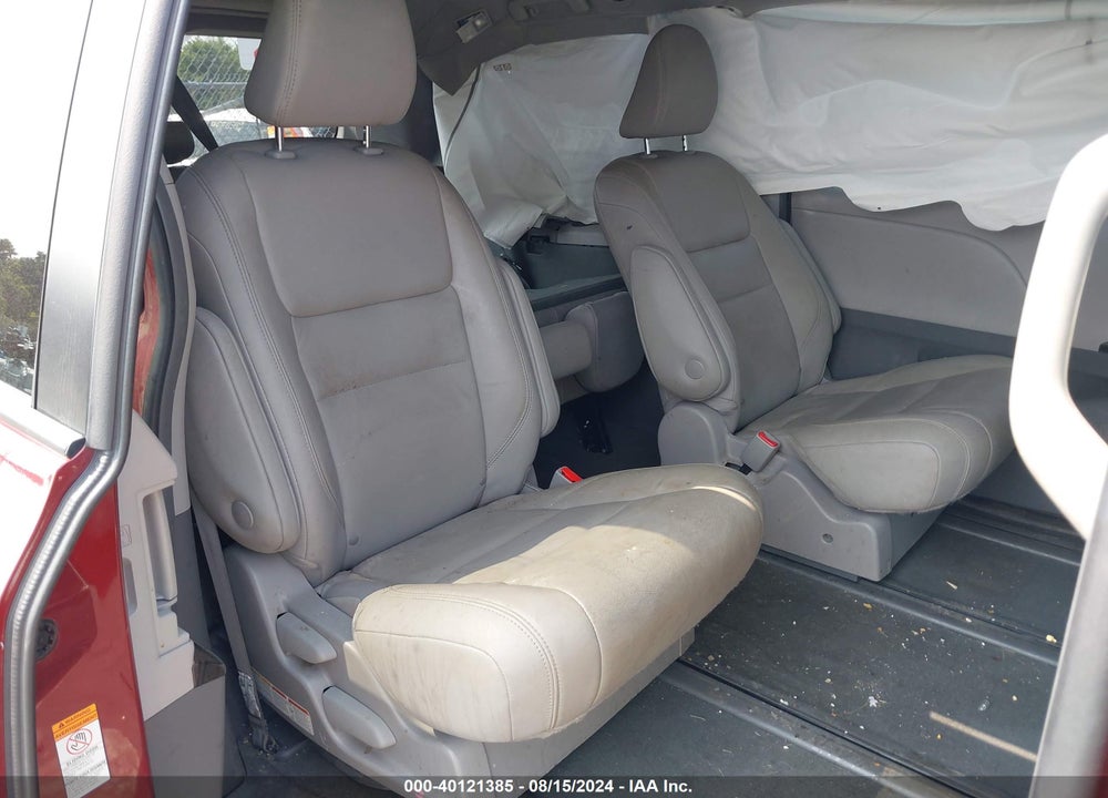 2019 TOYOTA SIENNA XLE VIN: 5TDDZ3DC4KS221839