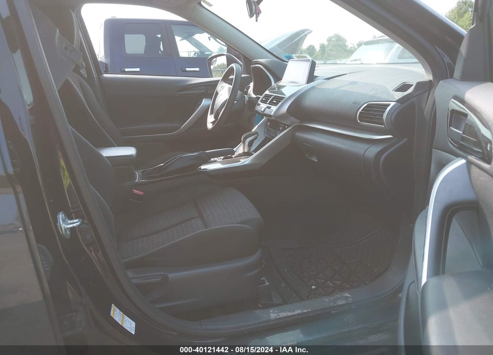 2018 MITSUBISHI ECLIPSE CROSS LE VIN: JA4AT4AA4JZ057903