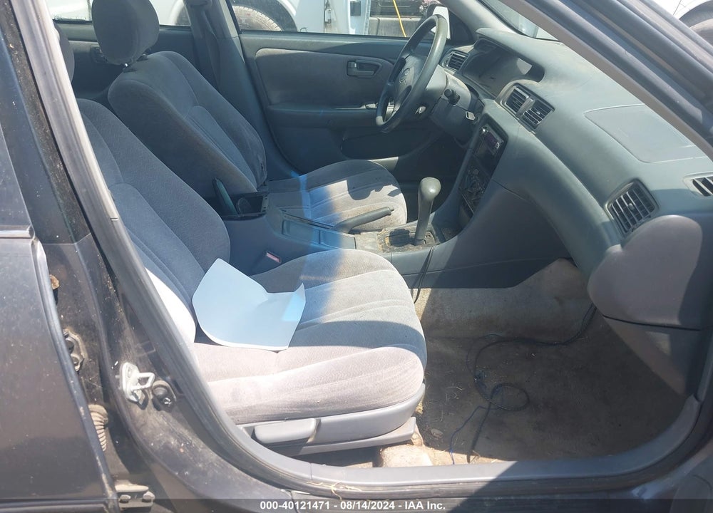 1999 TOYOTA CAMRY VIN: 4T1BF22K8XU077196