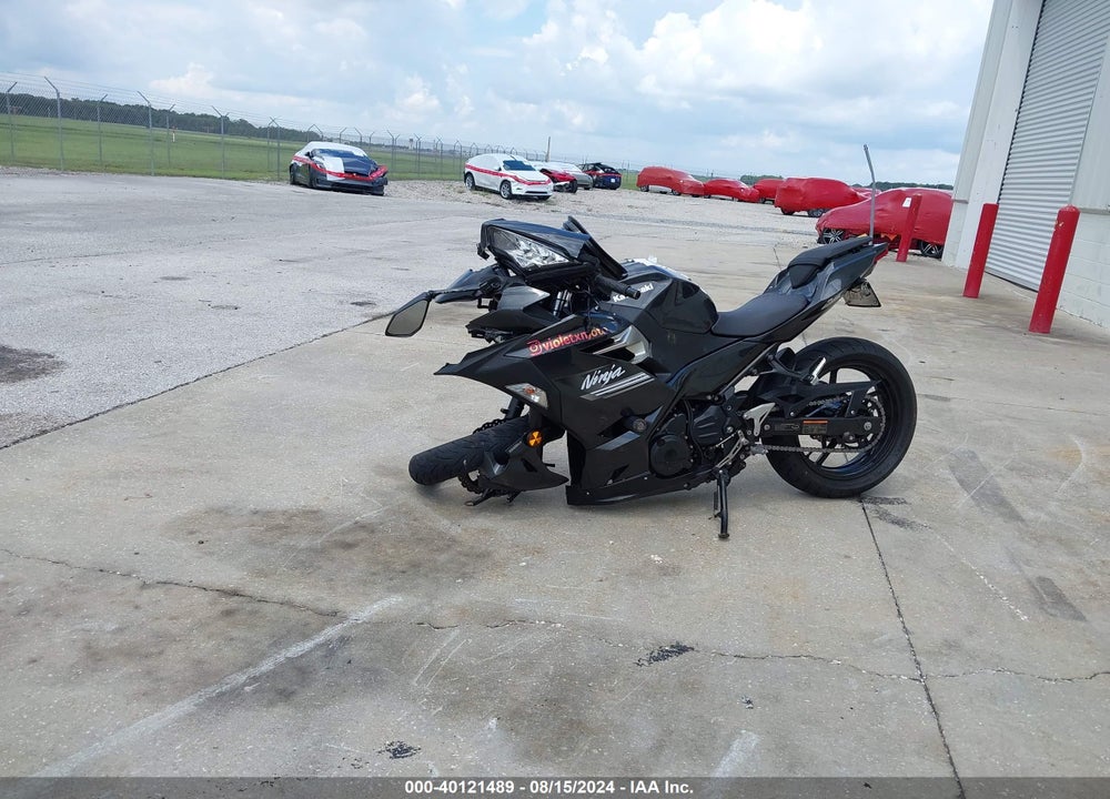 2022 KAWASAKI EX400 VIN: JKAEXKG15NDAG6323
