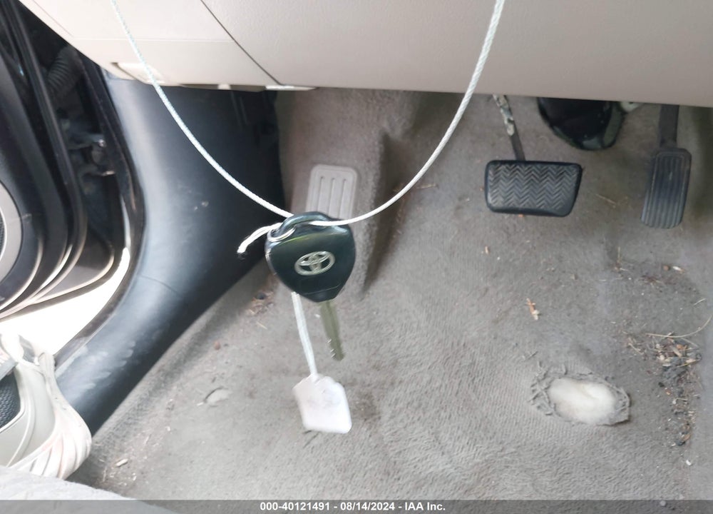 2006 TOYOTA RAV4 VIN: JTMBD35V565028083