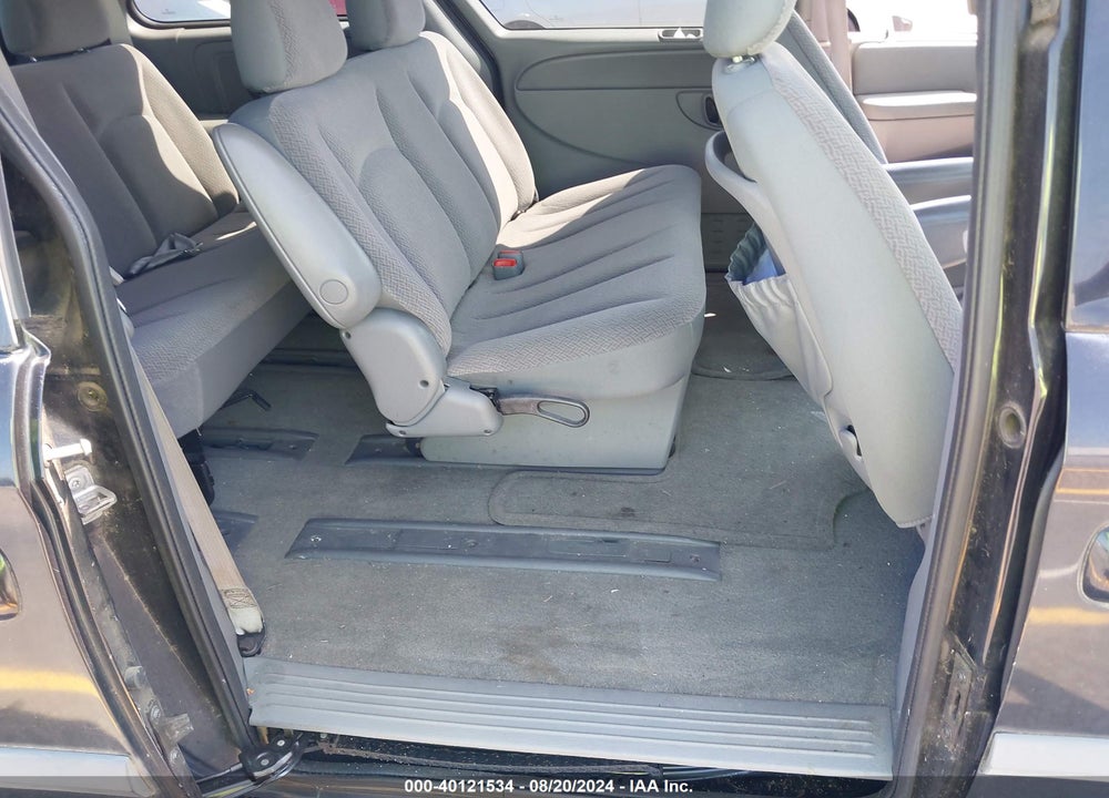 2007 CHRYSLER TOWN & COUNTRY VIN: 1A4GJ45R17B230388