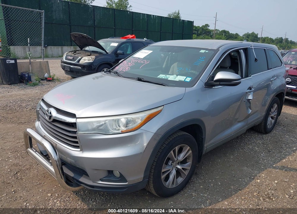 2015 TOYOTA HIGHLANDER LE PLUS V6 VIN: 5TDBKRFH8FS116864
