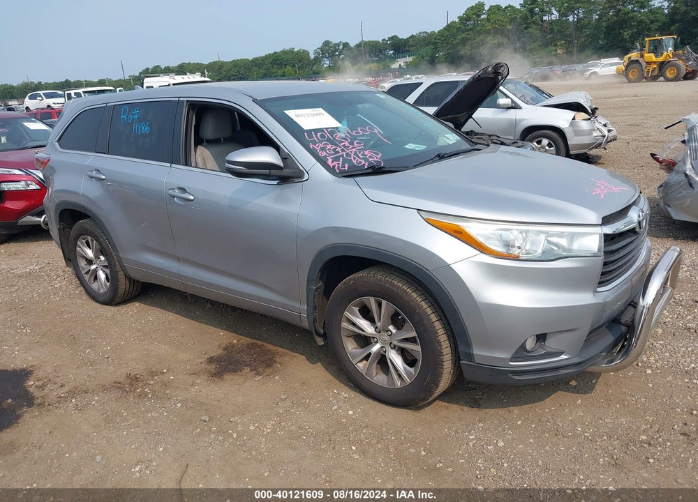 2015 TOYOTA HIGHLANDER LE PLUS V6 VIN: 5TDBKRFH8FS116864